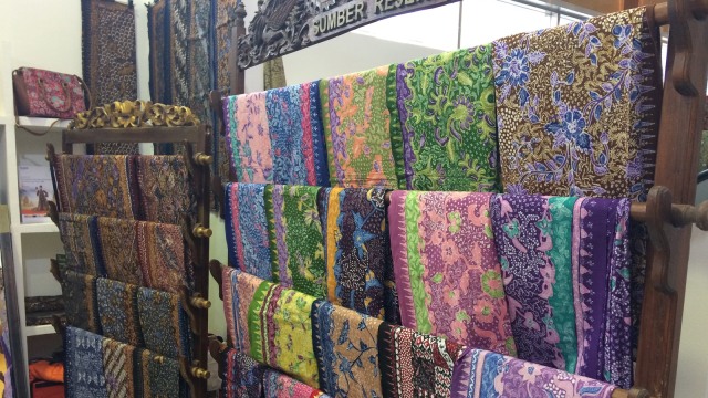 Batik tulis lasem  (Foto: Iqra Ardini/kumparan)