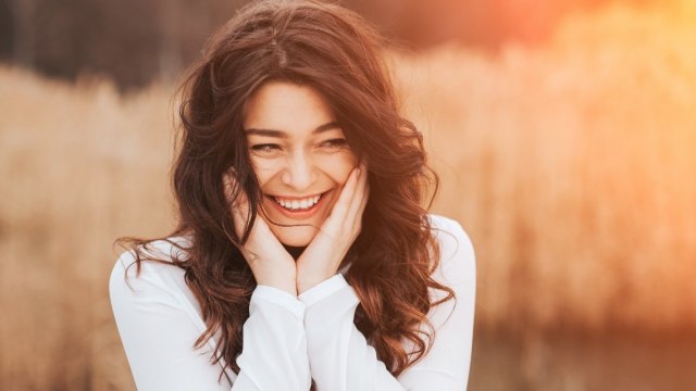 Pria suka wanita yang mempunyai selera humor. (Foto: Thinkstcok)