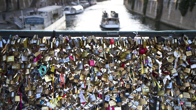Gembok cinta di Paris (Foto: Flickr/JD)