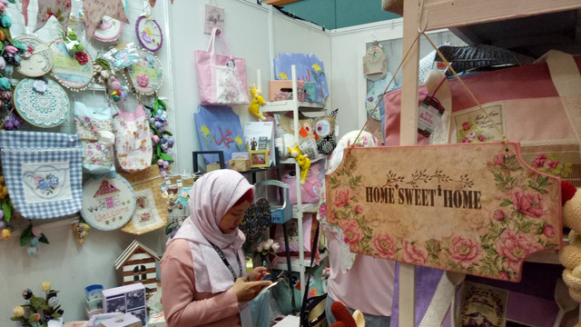 Booth Light Craft di Inacraft (Foto: Kevin Kurnianto/kumparan)