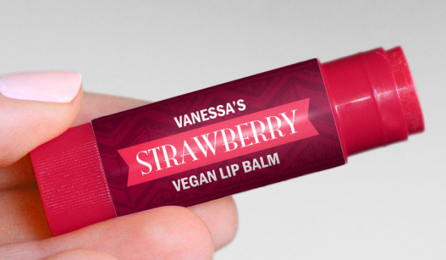 Sama-Sama Berawalan Lip, Nyatanya Semua Kosmetik Ini Beda Fungsi Lho! (1)