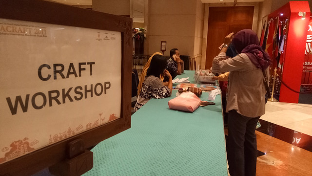 Para pengunjung di Workshop Matrioshka Doll. (Foto: Amanaturrosyidah/kumparan)