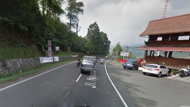 Turunan Bumi Aki sebelum titik kecelakaan Ciloto. (Foto: Google Maps)