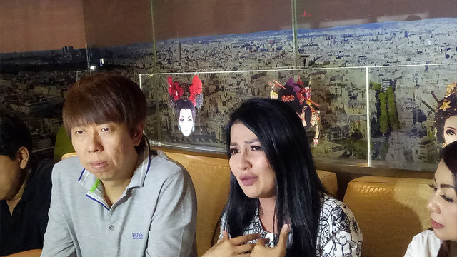 Five Vi didampingi kuasa hukumnya Henry Indraguna. (Foto: Yurika Kencana/kumparan)
