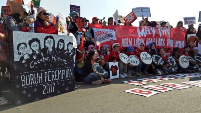 Aksi saat Hari Buruh Sedunia. (Foto: Kevin Kurnianto/kumparan)