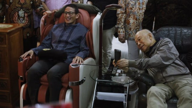 Sandiaga Uno dan Probosutedjo. (Foto: Dok. Tim Anies-Sandi)