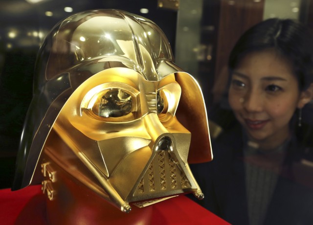 Patung Darth Vader. (Foto: AP Photo/Koji Sasahara)