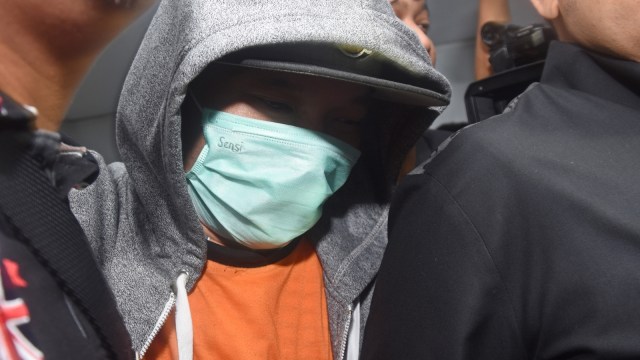 Iwa K jalani proses assessment di BNN. (Foto: Antara/Indrianto Eko Suwarso)