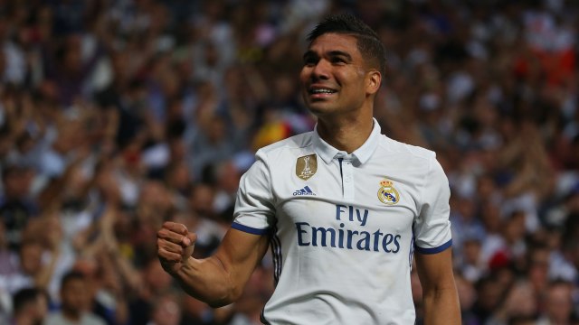 Casemiro merayakan gol yang dicetak di Bernabeu. (Foto: Reuters)