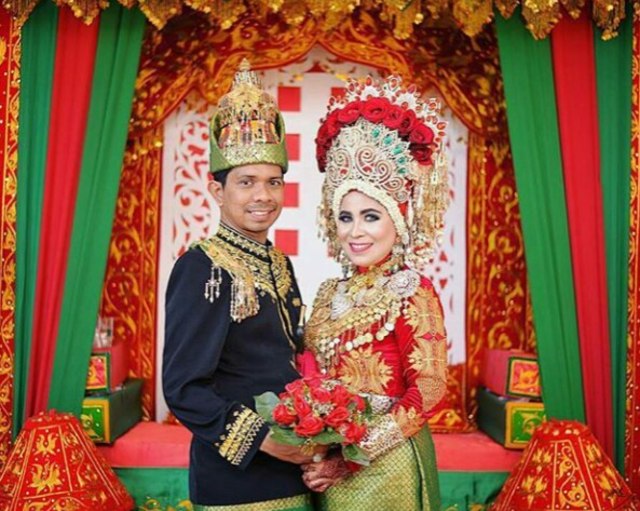 20 Inspirasi Hijab Pengantin Tradisional (9)