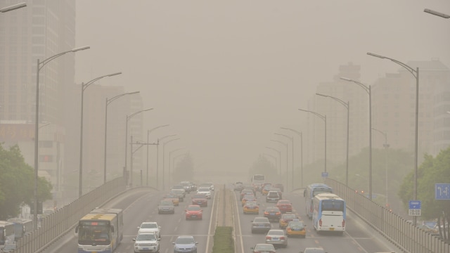 Badai Pasir di China Foto: REUTERS/Thomas Peter