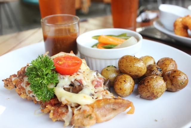 Truffle Mushroom Pasta & Suasana Resto yang Bikin Jatuh Hati! (2)