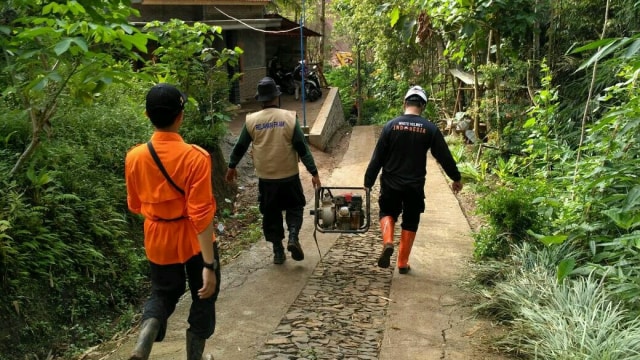 Aktivitas White Helmets Indonesia di Ponorogo (Foto: Dok. White Helmets Indonesia)