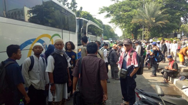 Rombongan Massa Aksi 55 di Masjid Istiqlal (Foto: Aria Pradana/kumparan)