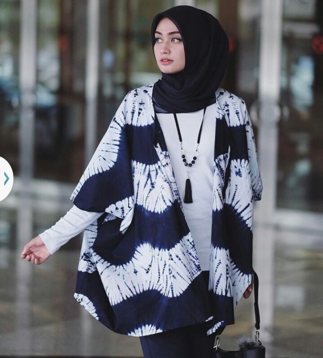 9 Ide Padu Padan Busana Inner Untuk Hijabers (17)