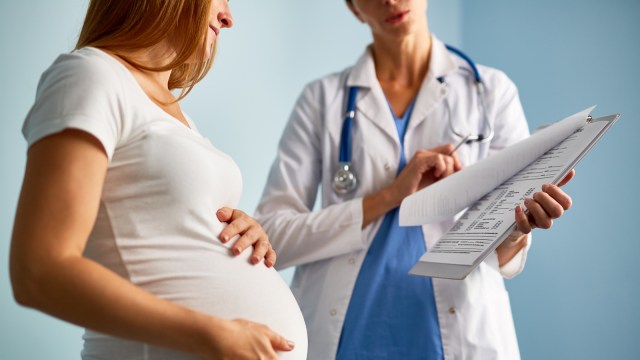 Ibu hamil tak perlu takut berpuasa. (Foto: Thinkstock)