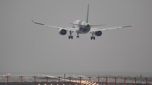 Pesawat C919 (Foto: REUTERS/Greg Baker)
