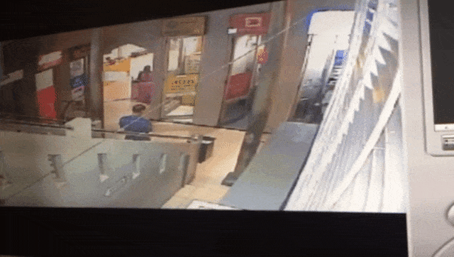 Pencuri Tas Lacoste di ATM (Foto: Dok. Istimewa)