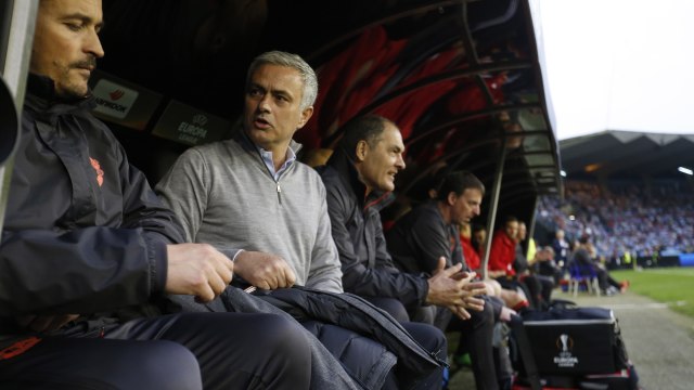 Mourinho pada laga melawan Celta Vigo. (Foto: Carl Recine/Reuters)