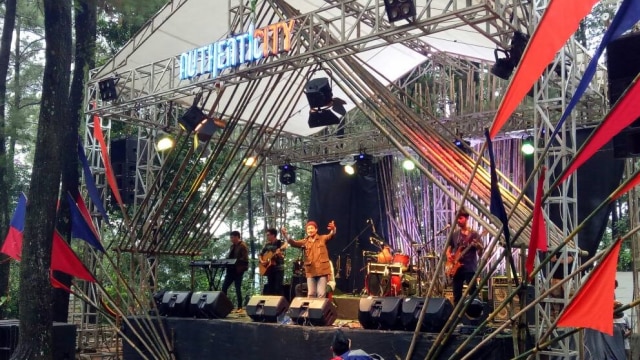 Mr. Sonjaya tampil di konser Melodi Alam (Foto: Prabarini Kartika/kumparan)