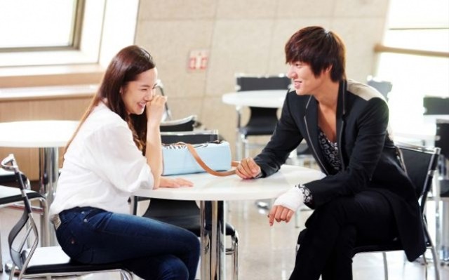 5 Pasangan Drama Korea Ini Pernah Terlibat Cinlok!  (3)