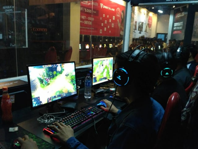 Dota 2 UMY Raih Juara 3 dalam Liga Kampus Dota 2 di Hartono Mall (2)