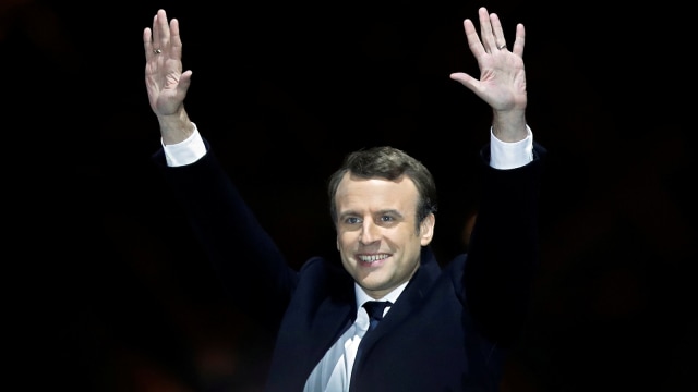 Kemenangan Emmanuel Macron. (Foto: Reuters/Christian Hartmann )