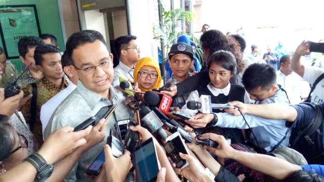 Anies di PMI DKI (Foto: Wandha Nur/kumparan)
