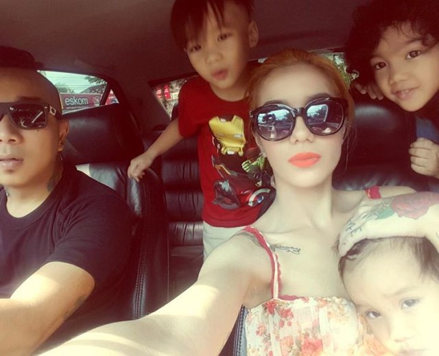 Sheila Marcia bersama keluarganya (Foto: Instagram @wassuprebels)