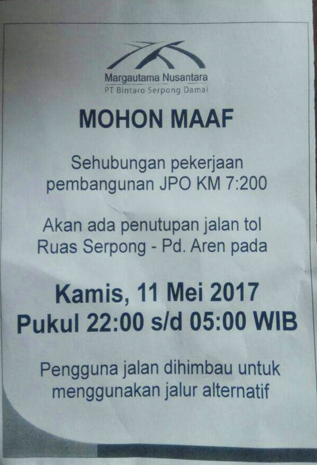 Pengumuman penutupan jalan tol. (Foto: Twitter/@TMCPoldaMetro)