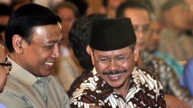 Wiranto dan Jubir HTI Ismail Yusanto (Foto: hizbut-tahrir.or.id)