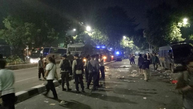 Massa akhirnya membubarkan diri. (Foto: Fahrian Saleh/kumparan)