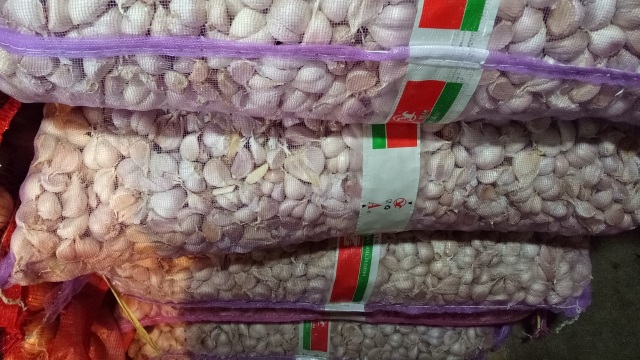 Bawang putih di Pasar Induk Kramat Jati (Foto: Novan Nurul Alam/kumparan)