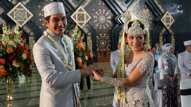 Akad nikah Lale Maliq & D'Essential & istri (Foto: Yurika Kencana/kumparan)