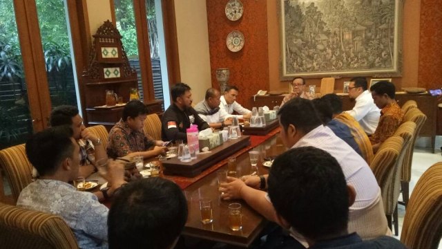 Tokoh muda Golkar di rumah Akbar Tanjung. (Foto: Akbar Ramadhan/kumparan)