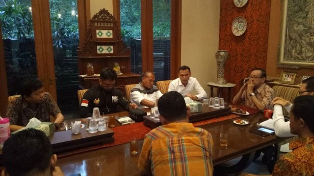 Tokoh muda Golkar di rumah Akbar Tanjung. (Foto: Akbar Ramadhan/kumparan)