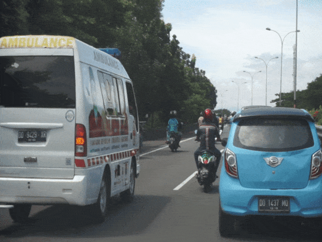 Motor masuk tol di Makassar (Foto: Gesit Prayogi/kumparan.com)