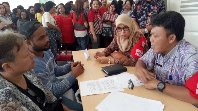 Warga di Balai Kota. (Foto: Nadia Riso/kumparan)
