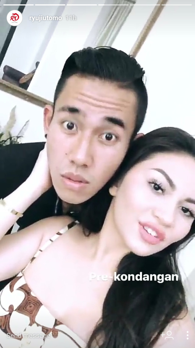 Screenshot kemesraan Ariel Tatum & Ryuji Utomo (Foto: Instagram Story @ryujiutomo)