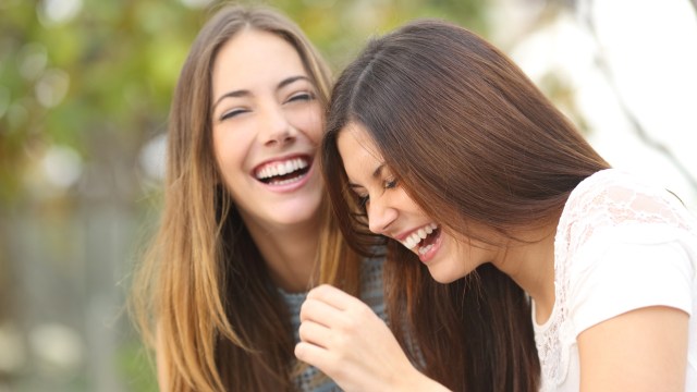 Gaya tertawa juga bisa menjadi sebuah daya tarik. (Foto: Thinkstock)
