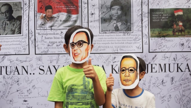 Aksi Mengenang Jasa Para Pahlawan di Bundaran HI. (Foto: Fanny Kusumawardhani/kumparan)