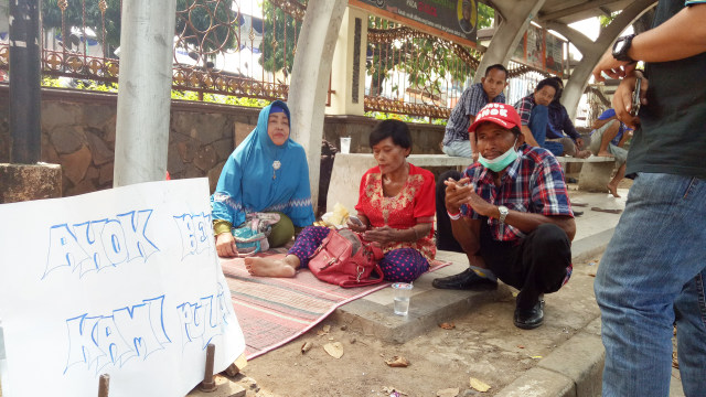 Pendukung Ahok di GPIB Gideon, sebelah Mako Brimob (Foto: Ainul Qalbi/kumparan)
