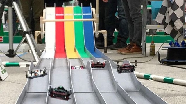 Balapan Tamiya (Foto: Instagram @tamiya_mini4wd)