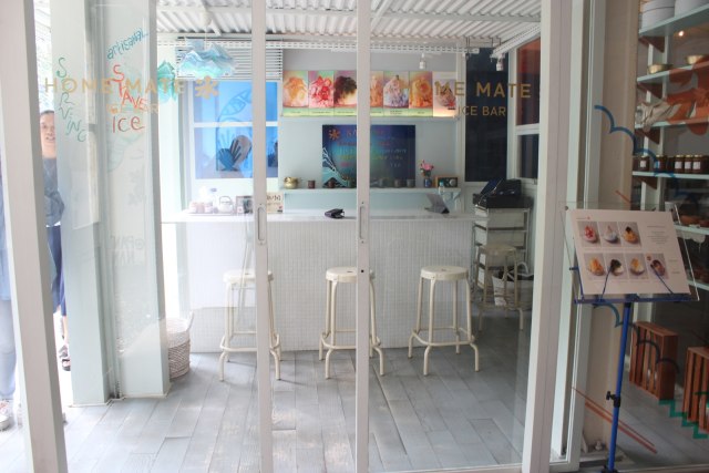 Menikmati Es Serut Ditengah Teriknya Cuaca Jakarta, Seger Banget! (3)