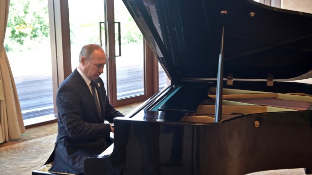 Putin dan piano Xi Jinping (Foto: Alexei Nikolsky, Sputnik, Kremlin Pool Photo via AP)