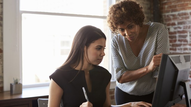 Bertanya jika mengalami kesulitan. (Foto: Thinkstock)