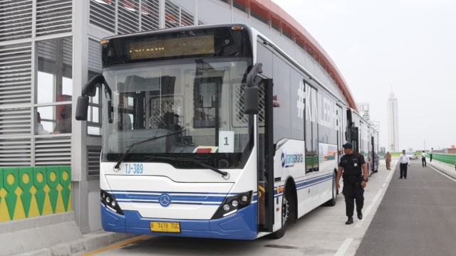 Uji coba jalur Transjakarta Koridor 13 (Foto: Fanny Kusumawardhani/kumparan)