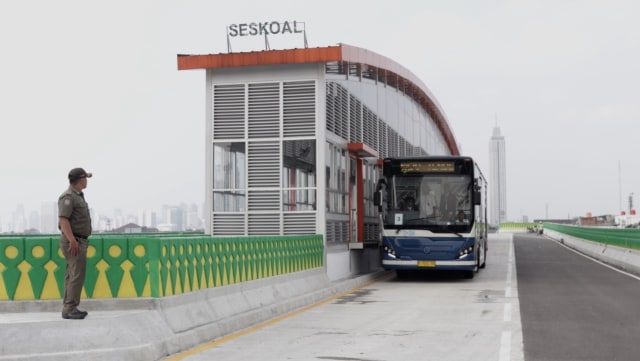 Uji coba jalur Transjakarta Koridor 13 (Foto: Fanny Kusumawardhani/kumparan)