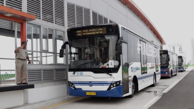 Uji coba jalur Transjakarta Koridor 13 (Foto: Fanny Kusumawardhani/kumparan)