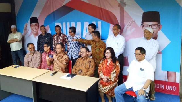 Konpers Tim Sinkronisasi Anies-Sandi. (Foto: Amanaturrosyidah/kumparan)